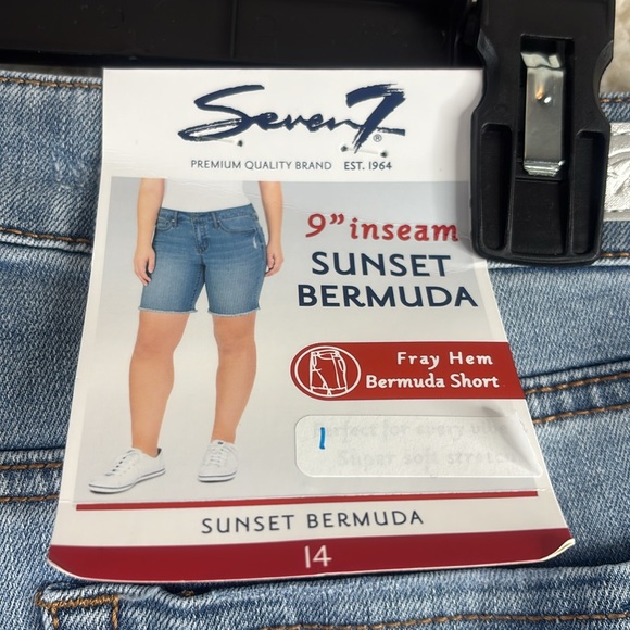 NWT Seven7 Womens Blue Denim Fray Hem Sunset Bermuda Shorts Size 14 - Picture 10 of 13